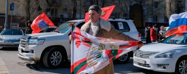 В Волгограде состоялся автопробег «Своих не бросаем»